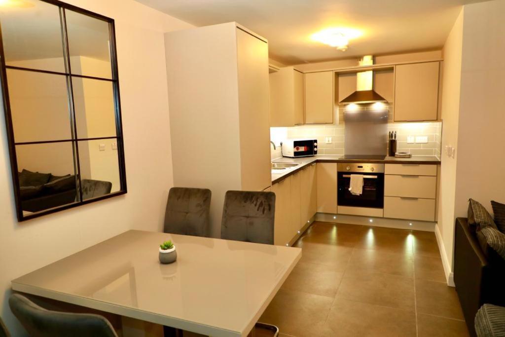 Lovely 2- Bedroom Apartment In ベルファスト エクステリア 写真