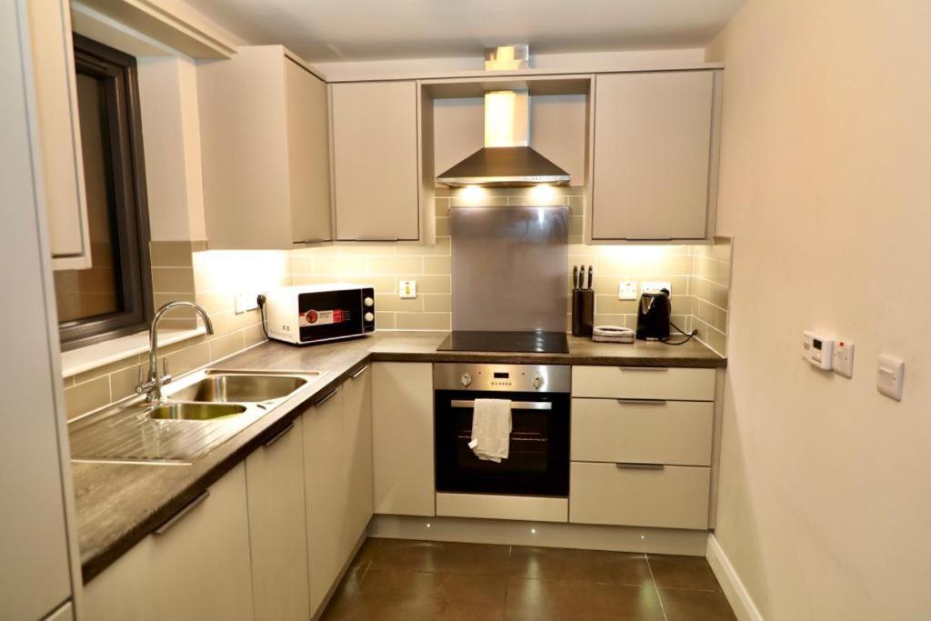 Lovely 2- Bedroom Apartment In ベルファスト エクステリア 写真