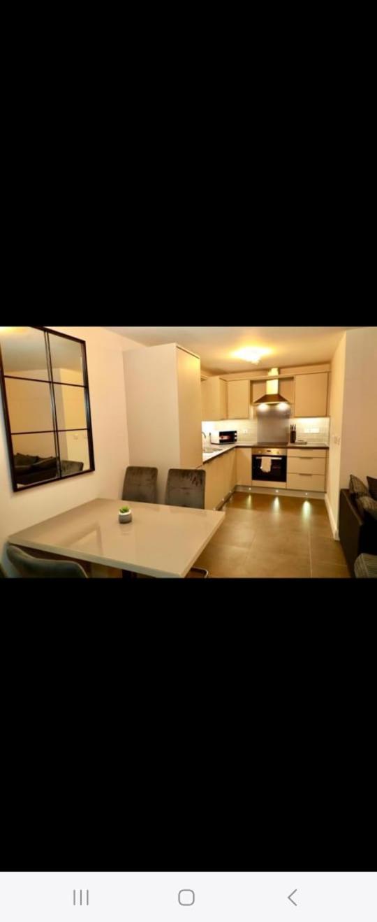 Lovely 2- Bedroom Apartment In ベルファスト エクステリア 写真